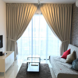 Main Curtain with Sheer Curtain